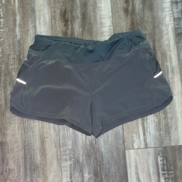 Athleta Running Free Gray Workout Shorts Size Large - Picture 1 of 6